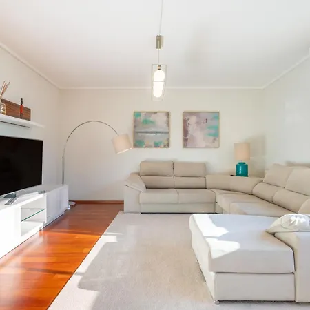 Host Wise - Gorgeous Spacious Flat - Ace Location Apartment